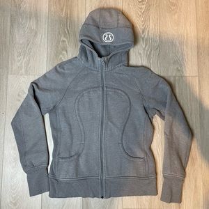 Lululemon Scuba Hoodie *Sparkle
Heathered Blurred Grey / Blurred Grey